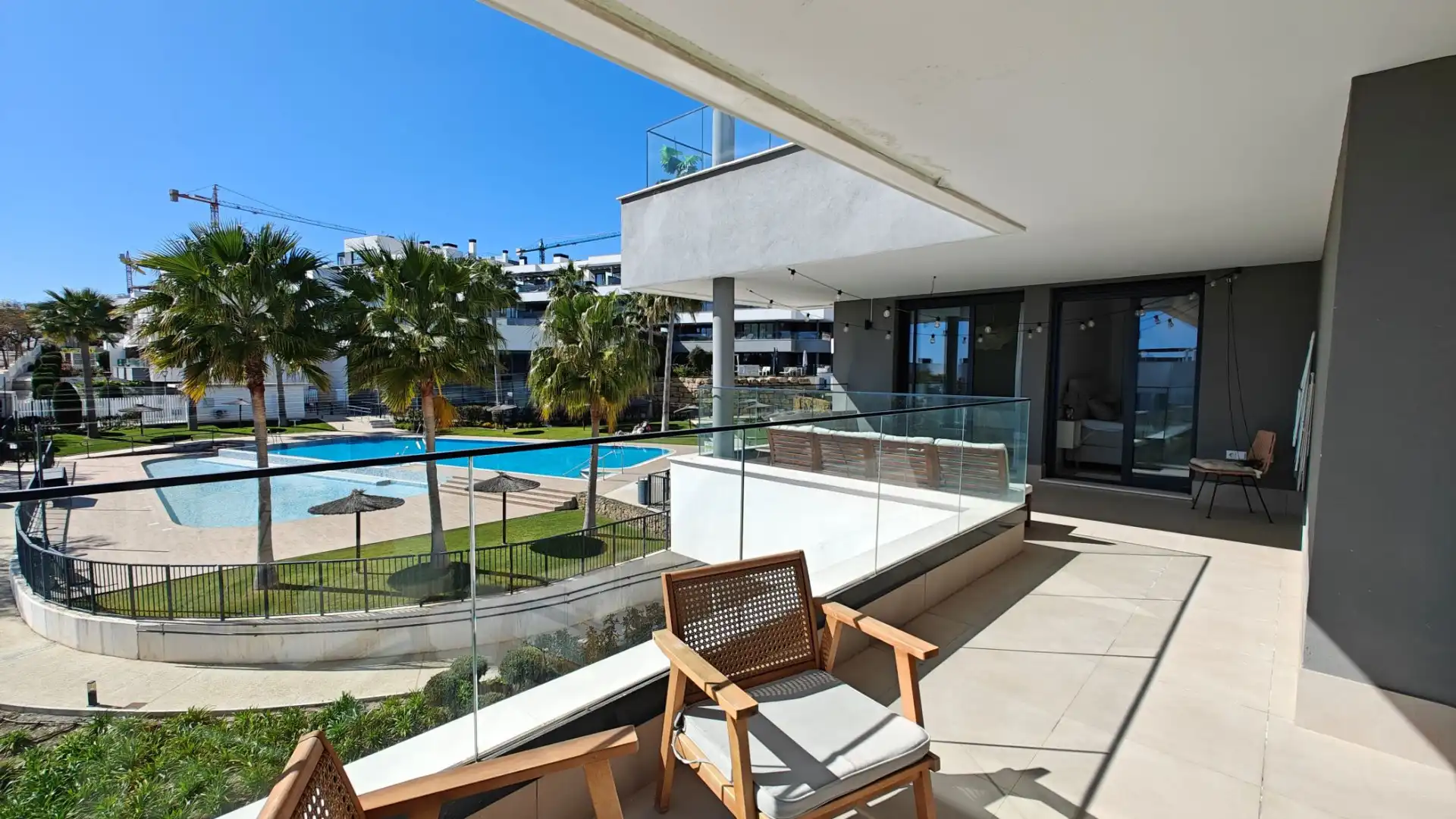Terrasse von Wohnungen zum Verkauf in Estepona mit Klimaanlage, Terrasse und Abstellraum