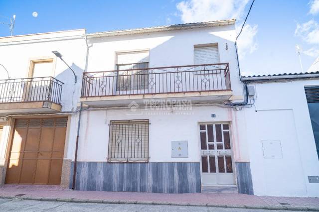 Casa adosada en Venta en C. Francisco de Paula en Sabiote
