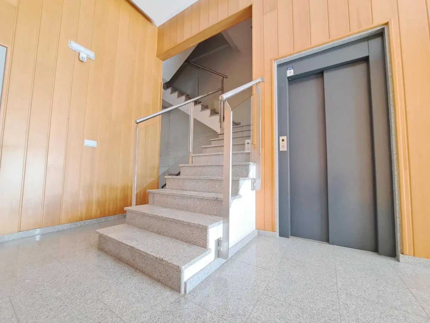 Wohnung zum Verkauf in Alzira mit Klimaanlage und Balkon