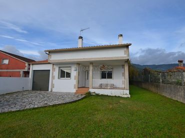Casa con giardino in vendita a LUGAR VILAR