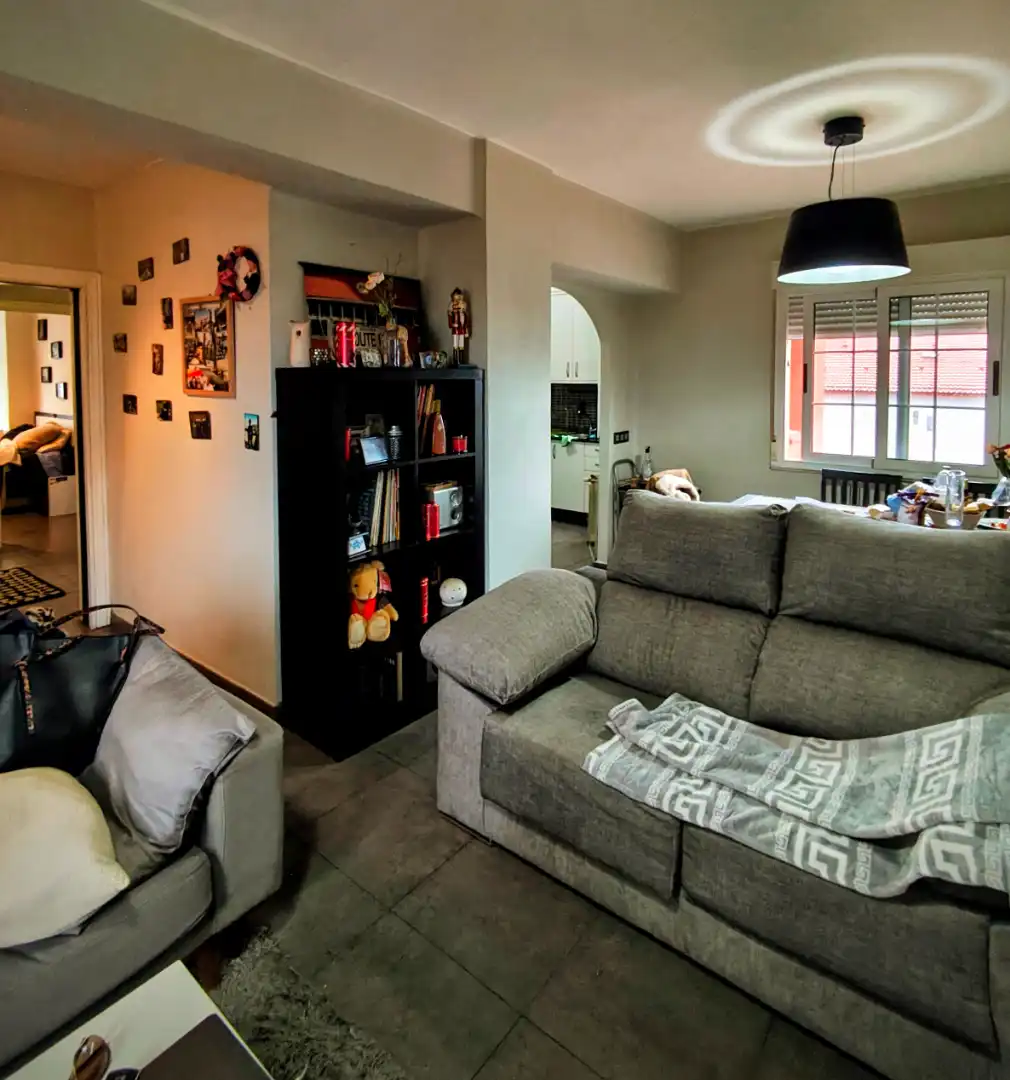 Sala de estar de Piso en venta en Avilés con Calefacción y Amueblado