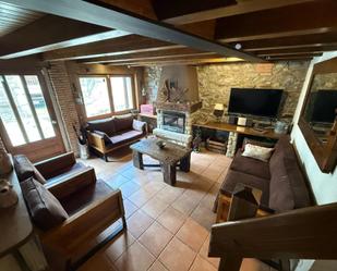 Sala d'estar de Finca rústica de lloguer en Bellver de Cerdanya amb Jardí privat, Terrassa i Balcó