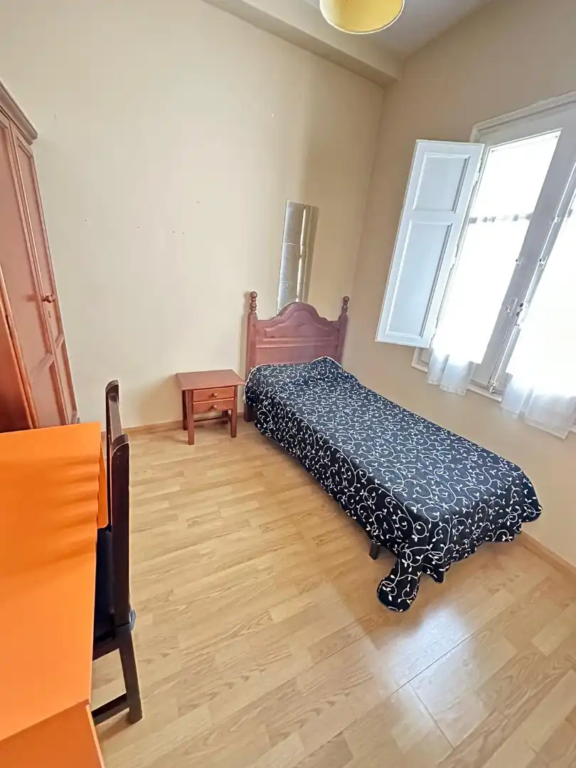 Habitación de Piso para compartir en Zaragoza con Amueblado