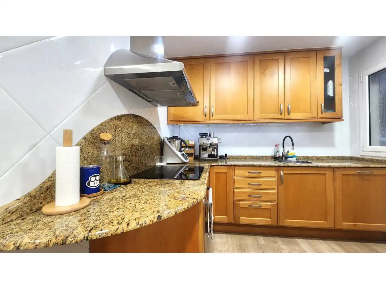 Kitchen of Flat for sale in Barcelona  with Air Conditioner, Parquet flooring and Terrace