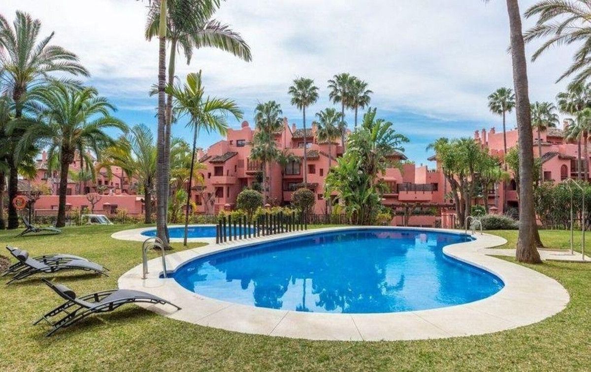 Jardí de Dúplex en venda en Estepona amb Aire condicionat, Terrassa i Traster