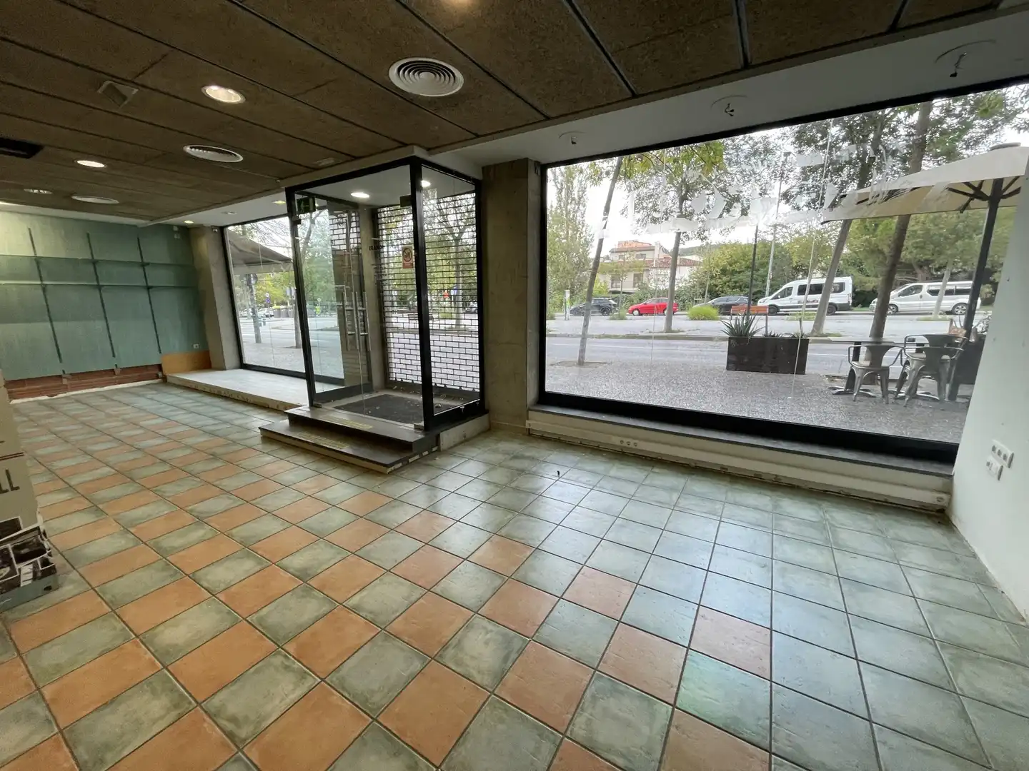 Local comercial en alquiler en LLUIS PERICOT, imagen 2