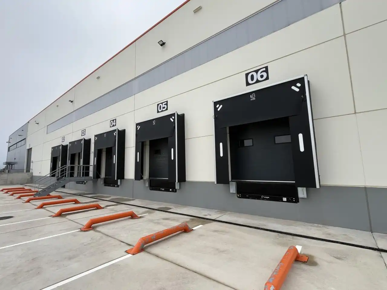 Exterior view of Industrial buildings for rent in Òdena  with Heating