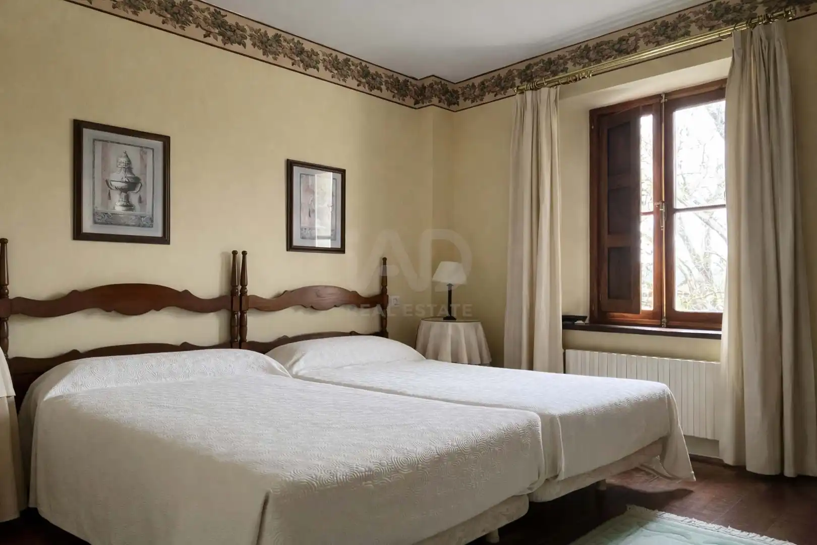 Schlafzimmer von Geschaftsraum zum Verkauf in Santiurde de Toranzo