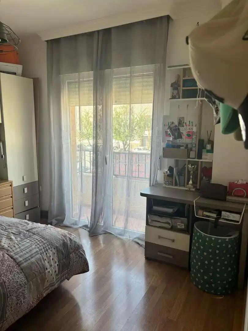 Habitación de Piso en venta en Peligros con Aire acondicionado, Terraza y Horno