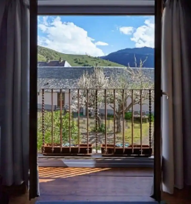 Exterior view of Houses for sale in Naut Aran