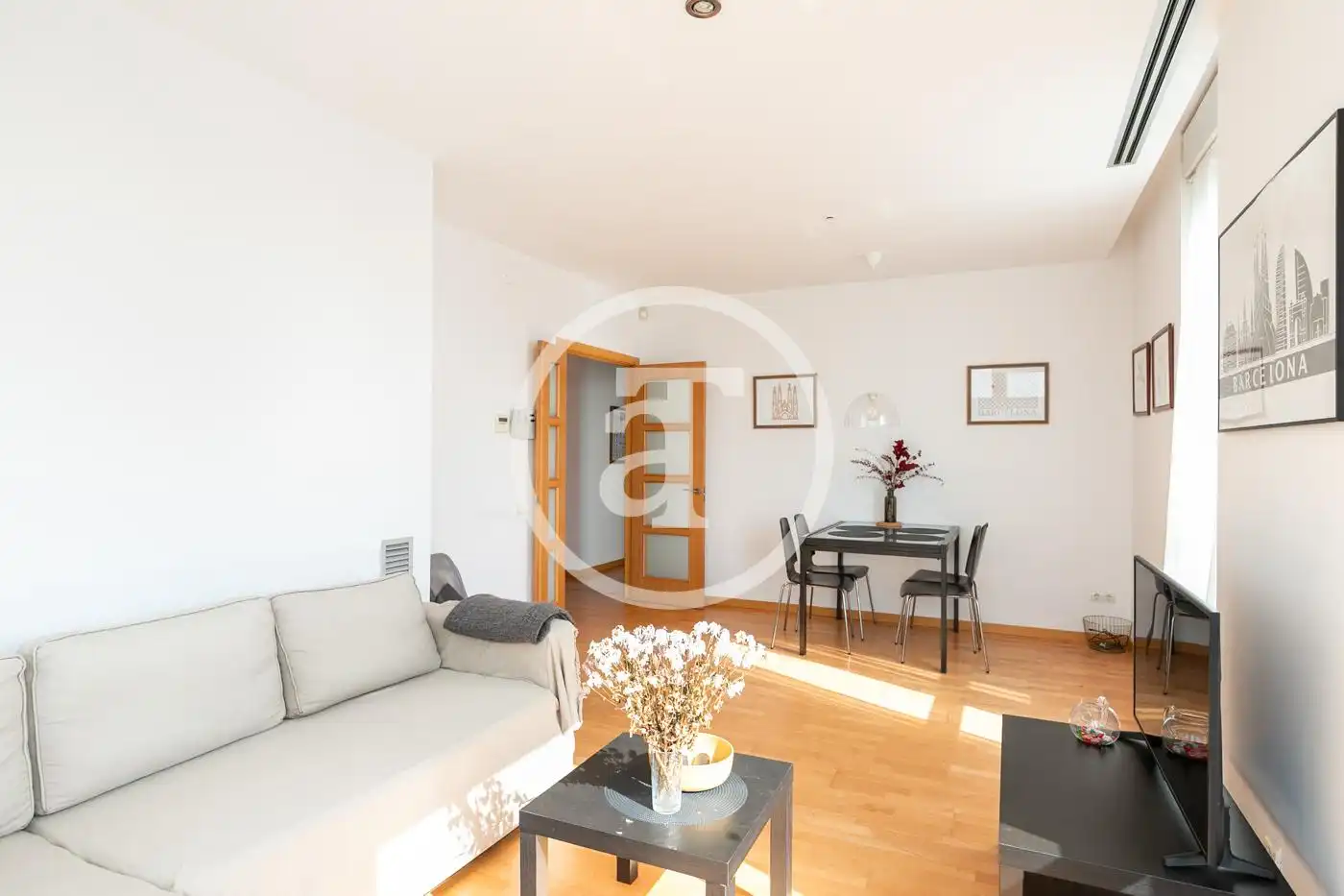 Living room of Flat for rent in  Barcelona Capital  with Air Conditioner, Heating and Furnished
