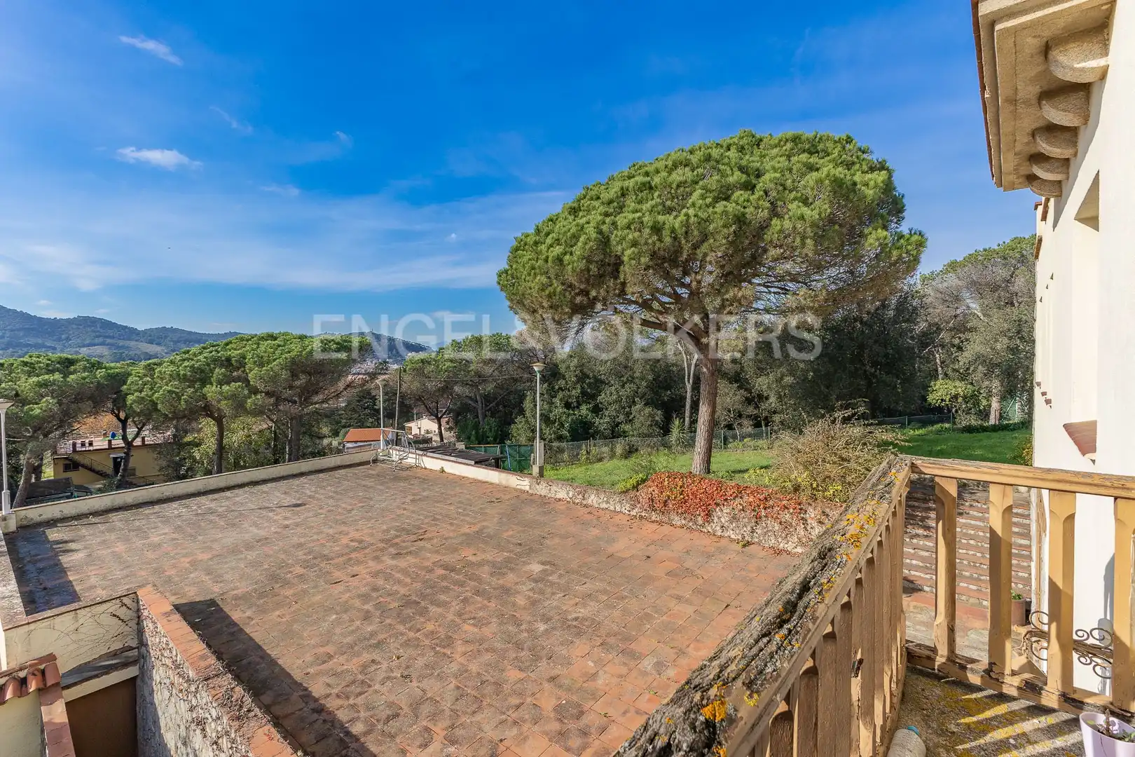 Vista exterior de Casa o xalet en venda en Montornès del Vallès, Barcelona