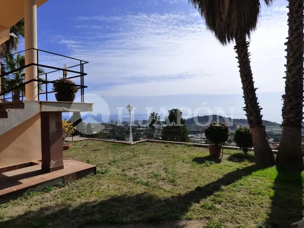 Jardín de Casa o chalet en venta en Badalona con Aire acondicionado, Jardín privado y Terraza