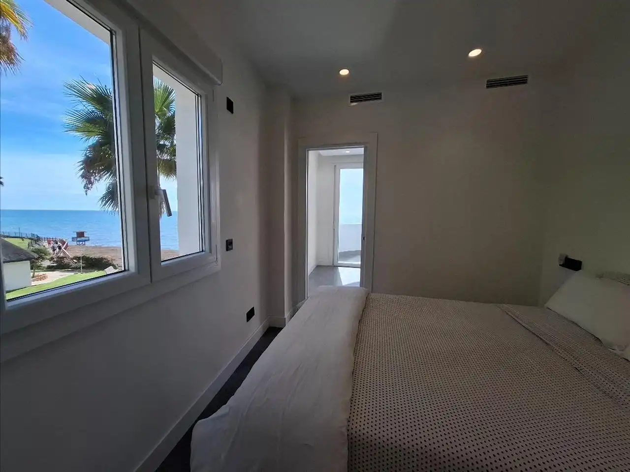 Apartament amb piscina en venda a Calahonda, imagen 11