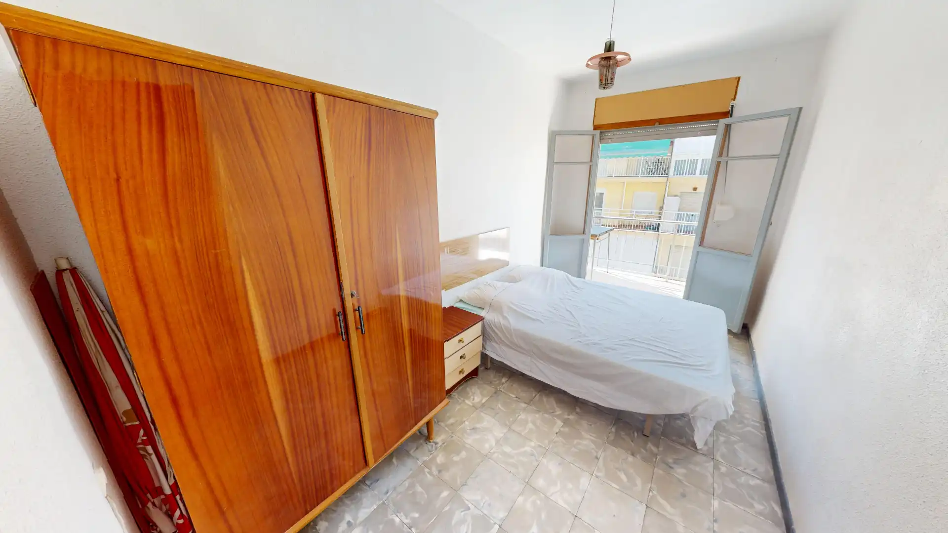 Habitación de Piso en venta en Alicante / Alacant con Terraza y Balcón
