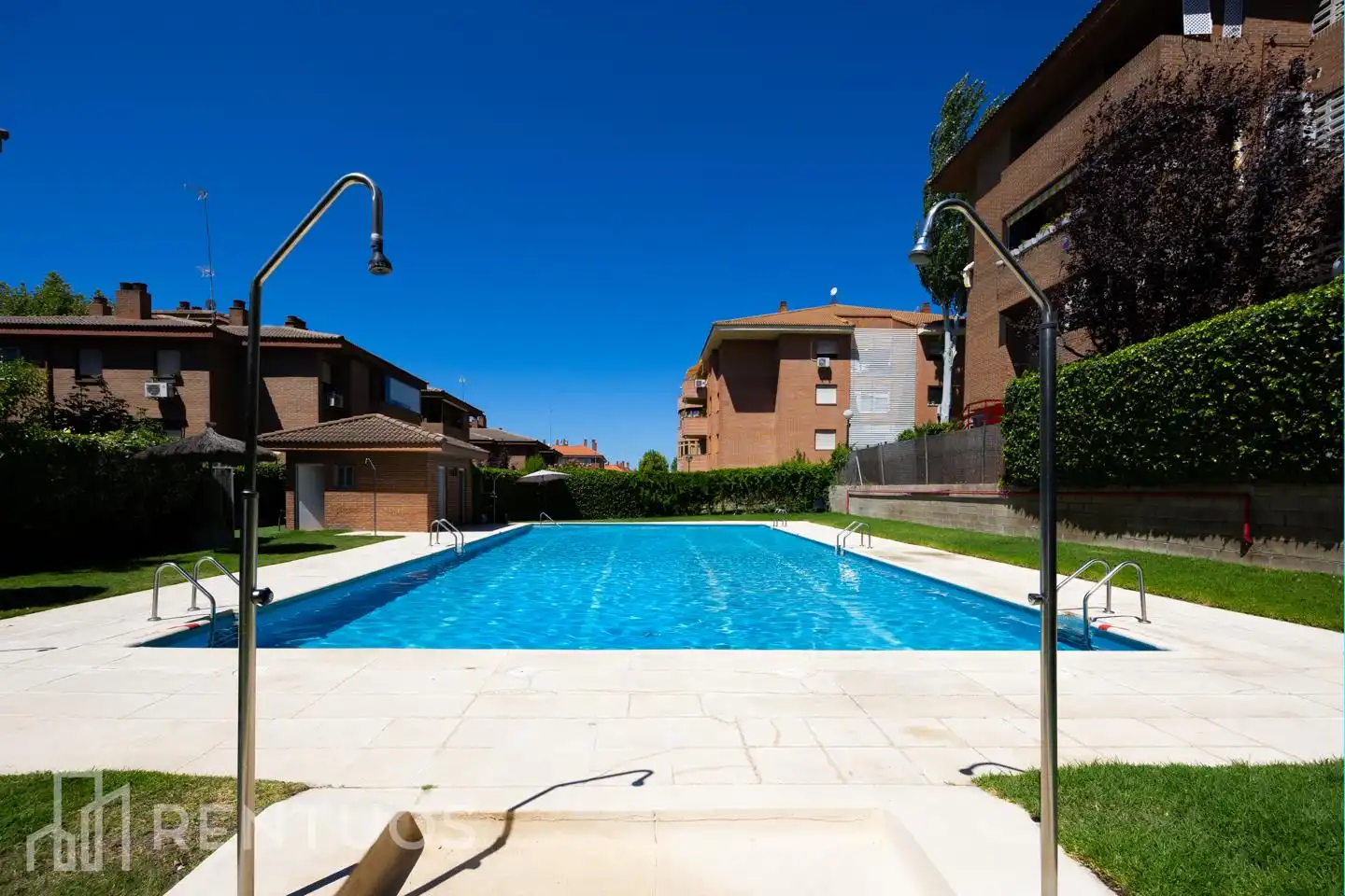 Swimming pool of Flat for rent in Majadahonda  with Air Conditioner, Heating and Parquet flooring