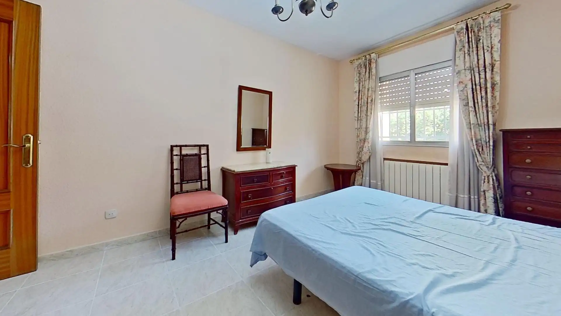 Habitación de Piso en venta en Madrid con Calefacción y Terraza