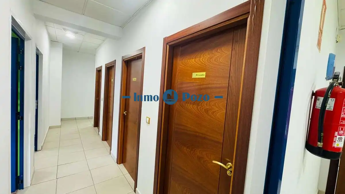 Büro zum Verkauf in Almendralejo
