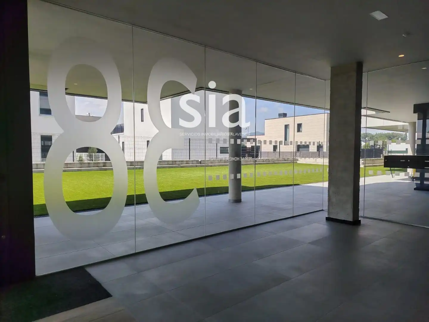Vista exterior de Pis en venda en Vitoria - Gasteiz amb Calefacció, Terrassa i Traster