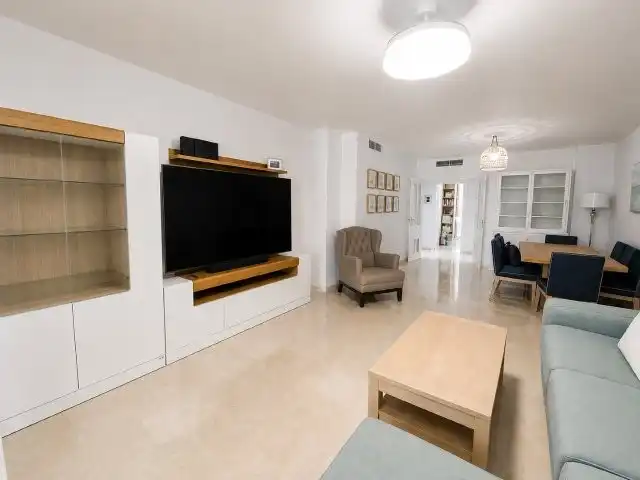 Sala de estar de Piso en venta en Manilva con Aire acondicionado, Calefacción y Jardín privado