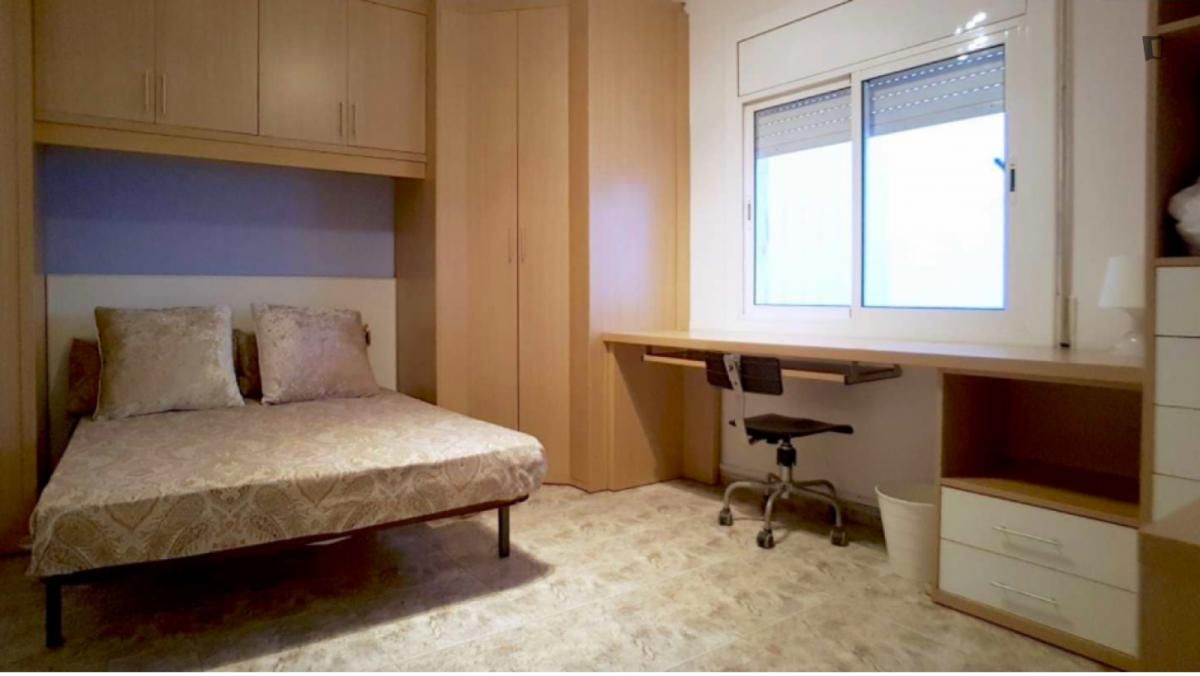 Bedroom of Apartment to share in  Barcelona Capital  with Heating, Furnished and Oven