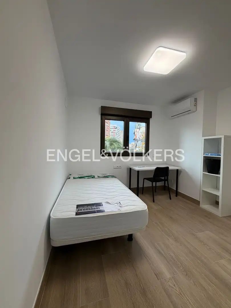 Habitación de Piso de alquiler en Valencia con Aire acondicionado, Calefacción y Balcón