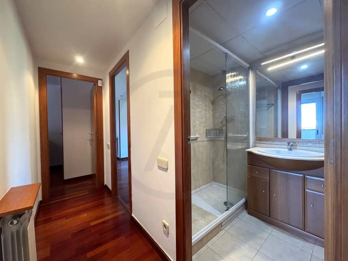 Badezimmer von Wohnung zum Verkauf in Terrassa mit Klimaanlage, Heizung und Parkett