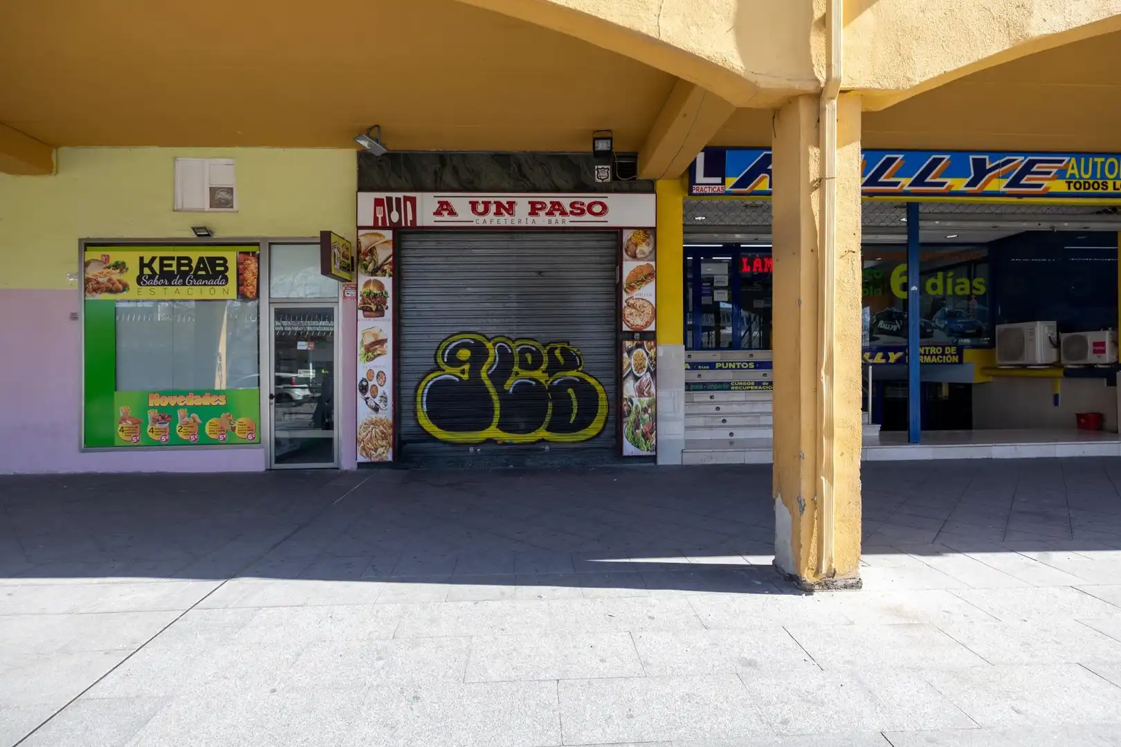 Local en venda en Granada