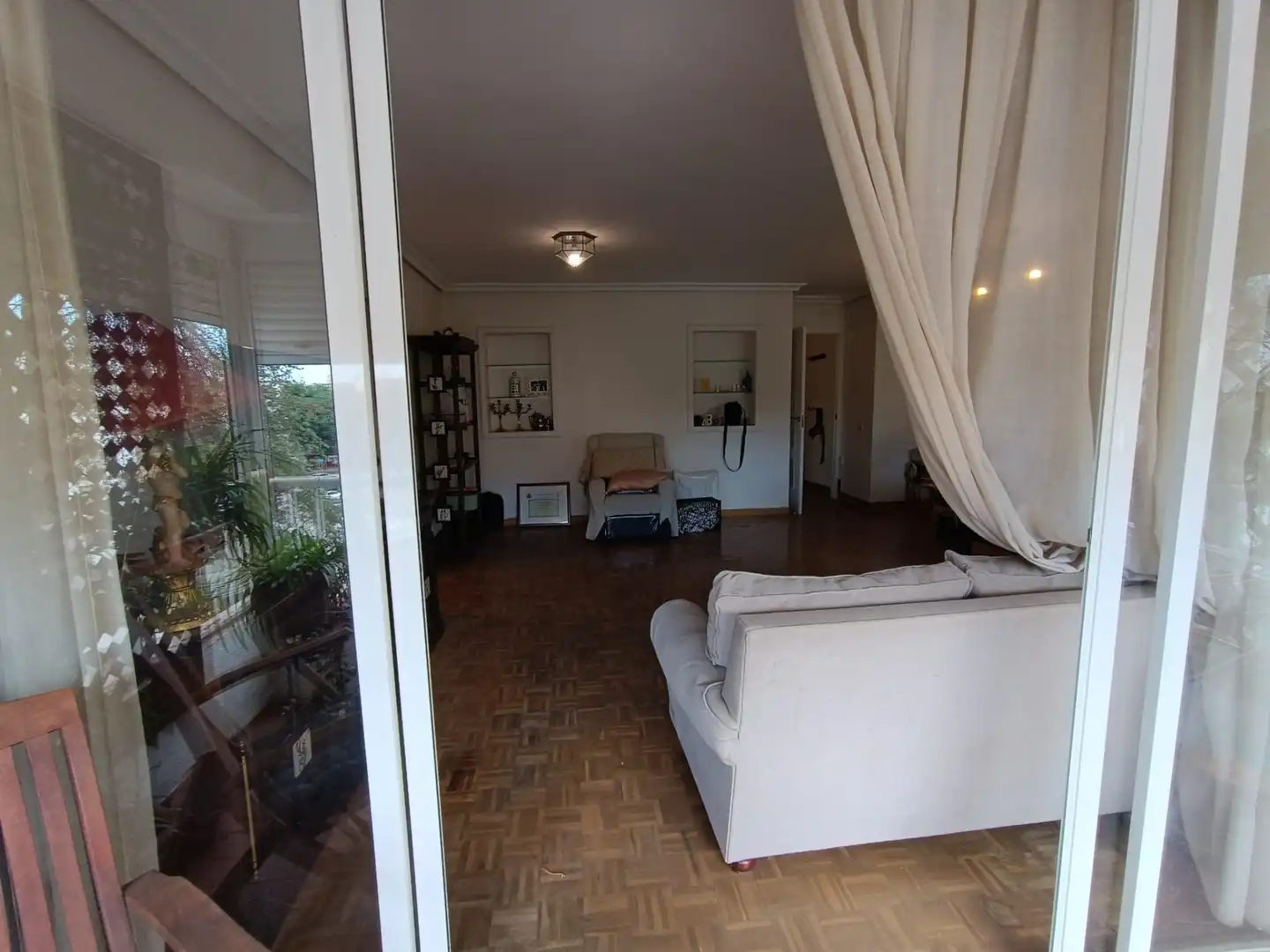 Sala d'estar de Pis en venda en Sevilla amb Aire condicionat, Jardí privat i Terrassa