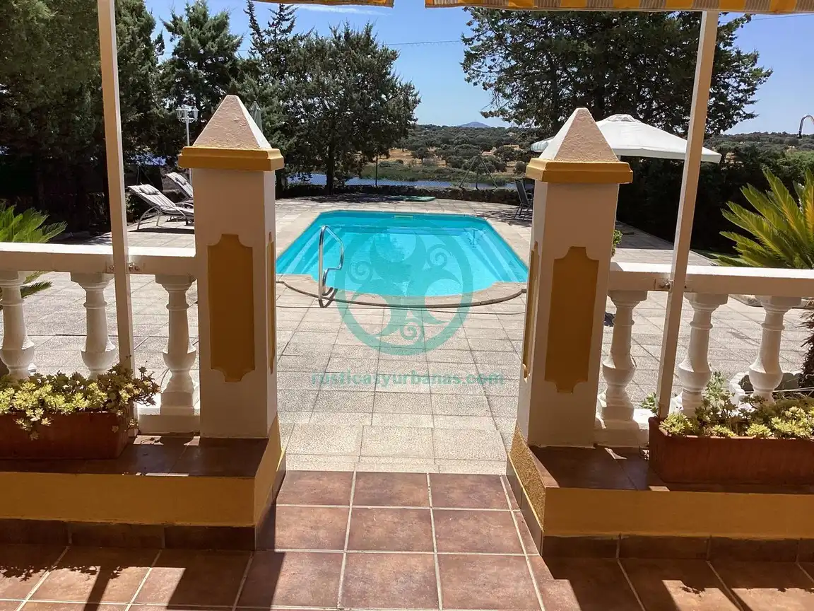 Piscina de Casa o chalet en venta en Casar de Cáceres con Aire acondicionado, Calefacción y Jardín privado