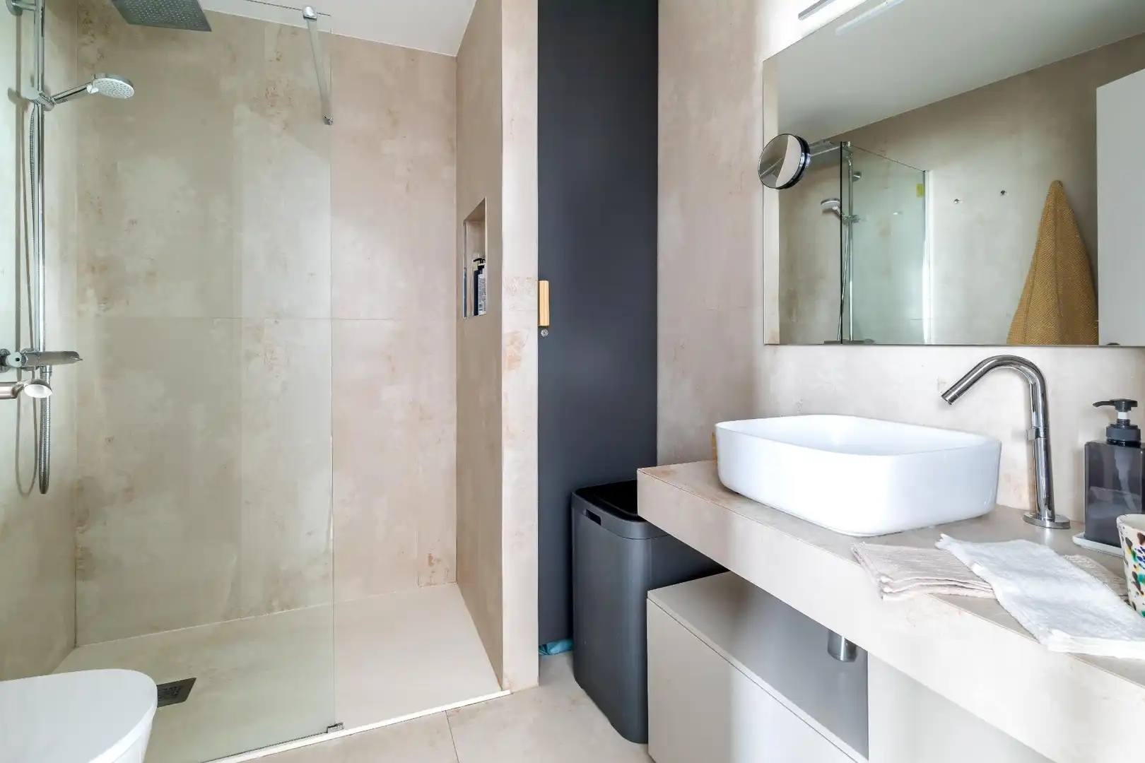 Baño de Piso en venta en Madrid con Aire acondicionado, Calefacción y Amueblado