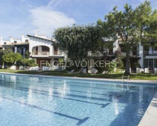 Piscina de Casa o xalet de lloguer en Calafell amb Aire condicionat, Calefacció i Jardí privat