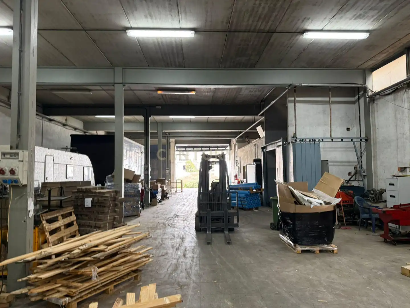 Industrial building with lift for sale in Zona Industrial, imagen 25
