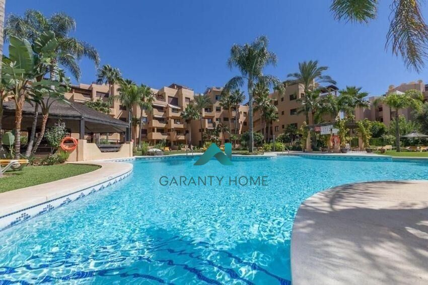Exterior view of Flat to rent in Estepona  with Air Conditioner, Terrace and Storage room