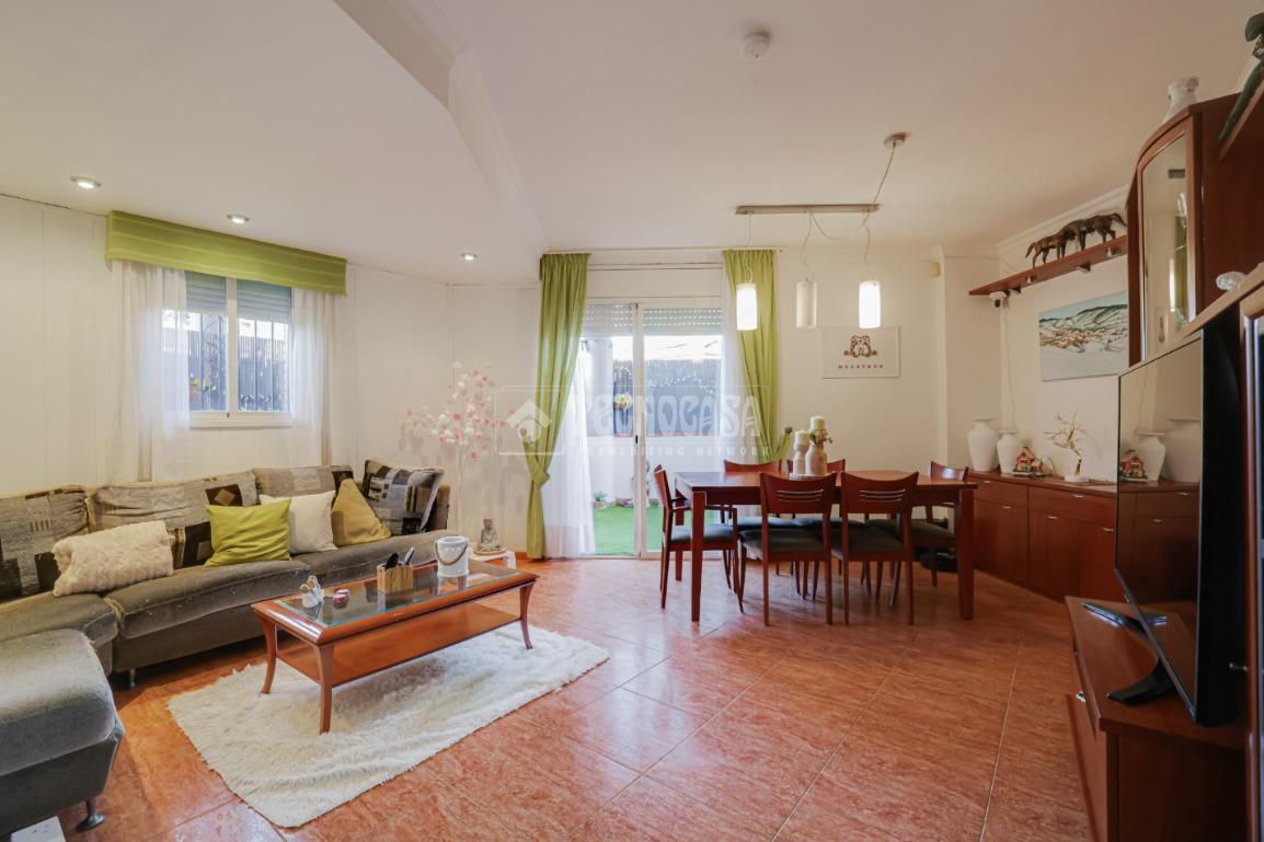 Living room of Flat for sale in Rubí  with Heating and Terrace