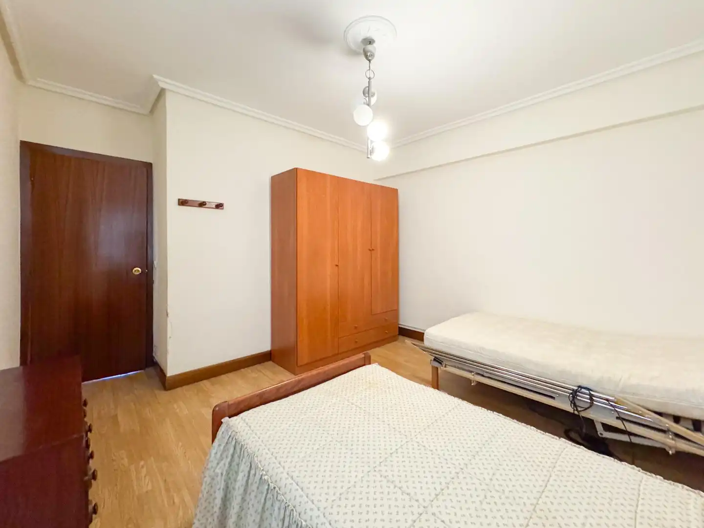 Habitación de Apartamento en venta en Irun  con Calefacción, Trastero y Amueblado