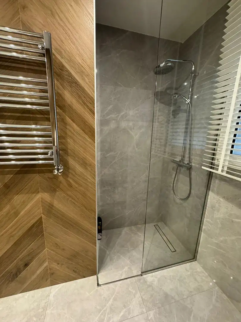 Badezimmer von Wohnung zur Miete in Madrid mit Klimaanlage, Heizung und Möbliert