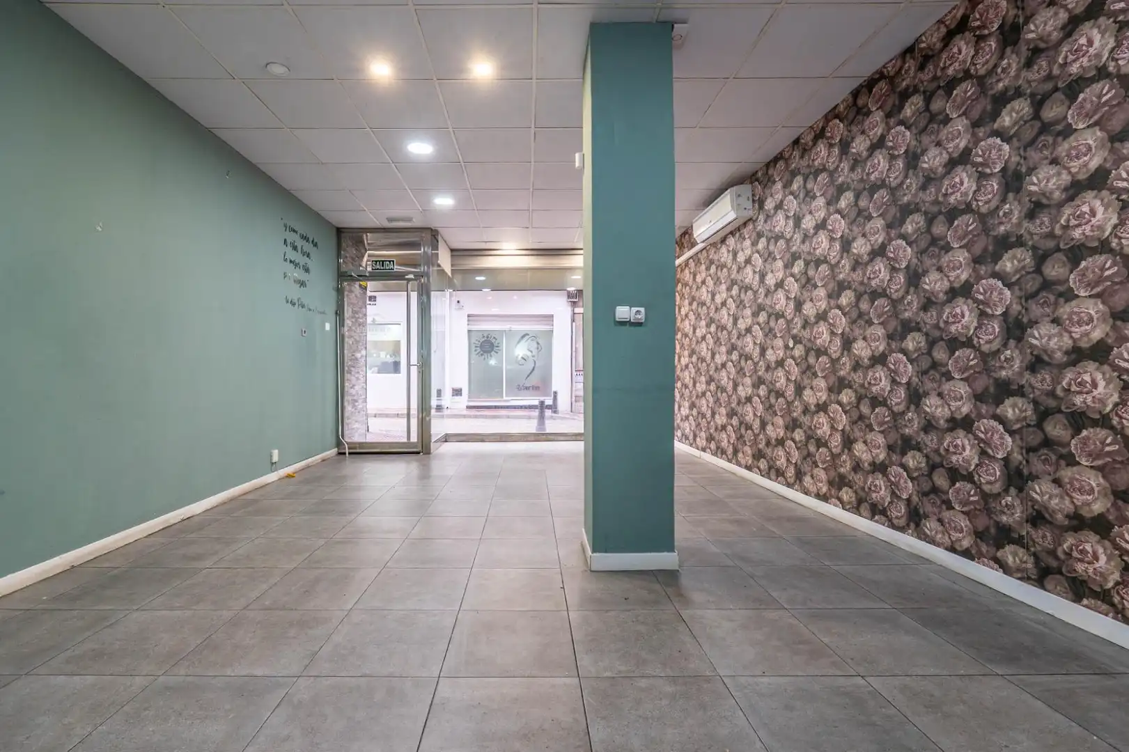 Local en venta en Armilla con Aire acondicionado