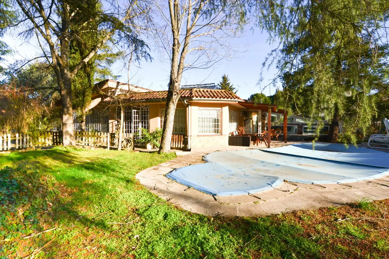Swimming pool of Houses for sale in Villanueva de la Cañada  with Air Conditioner, Private garden and Terrace