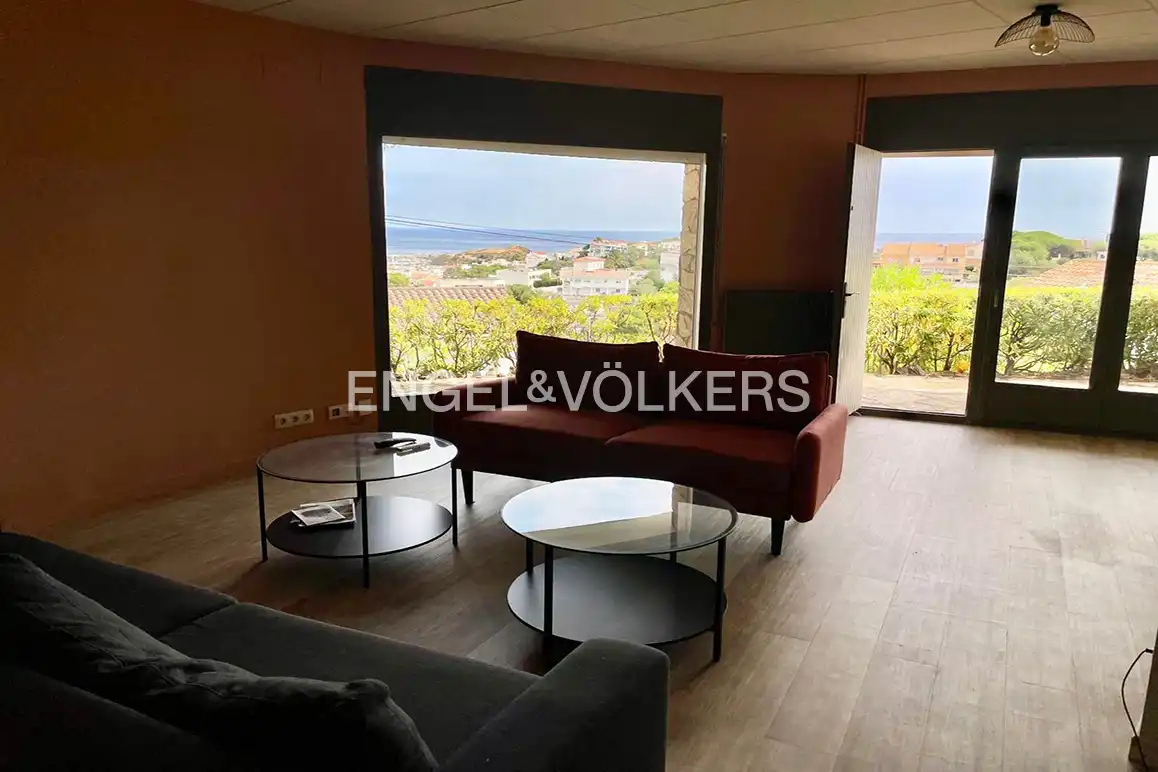 Sala d'estar de Casa o xalet en venda en Llançà amb Calefacció, Jardí privat i Terrassa