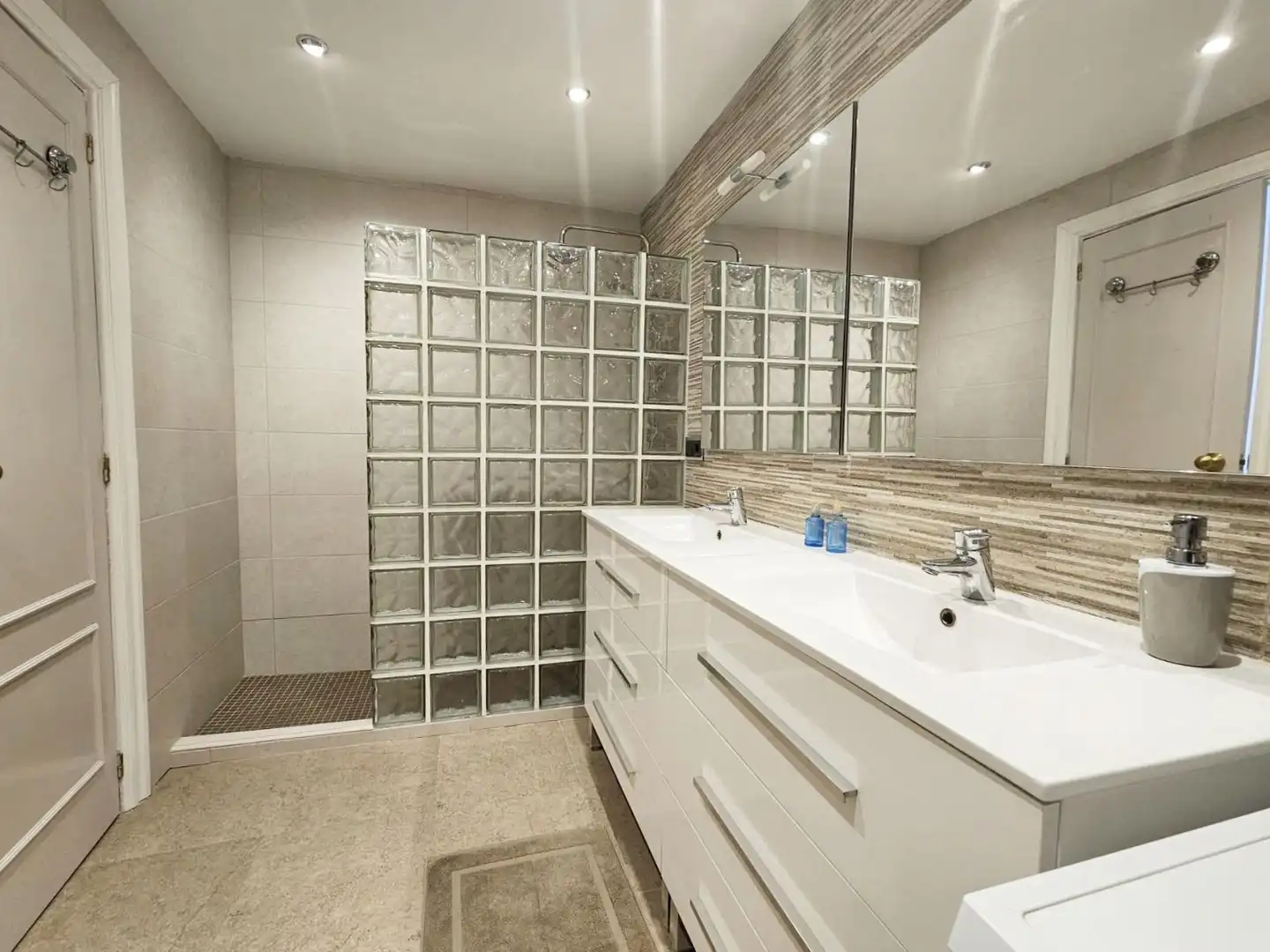Baño de Apartamento en venta en Polop con Piscina comunitaria