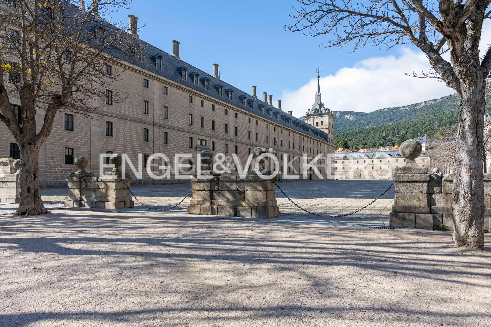 Vista exterior de Piso de alquiler en El Escorial con Calefacción, Parquet y Terraza