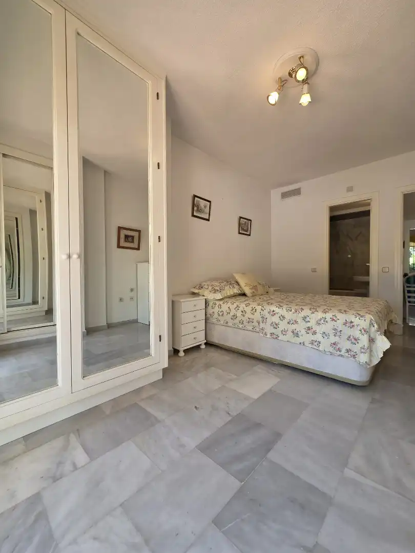 Habitación de Piso en venta en Torremolinos con Terraza, Trastero y Amueblado