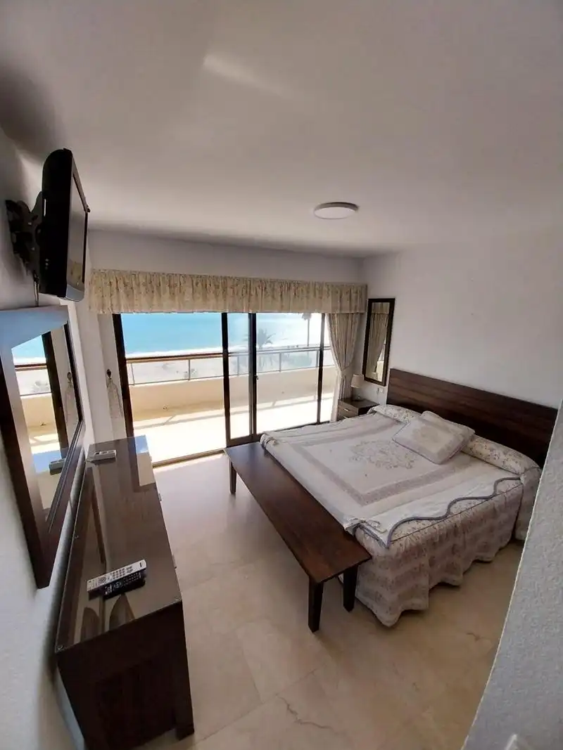 Habitación de Piso de alquiler en Estepona con Terraza