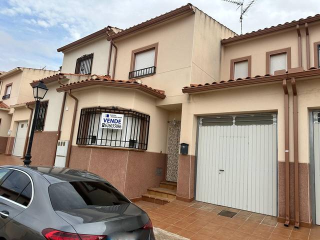 Casa adosada en Venta en Calle Calle del Laurel en Horcajo de Santiago