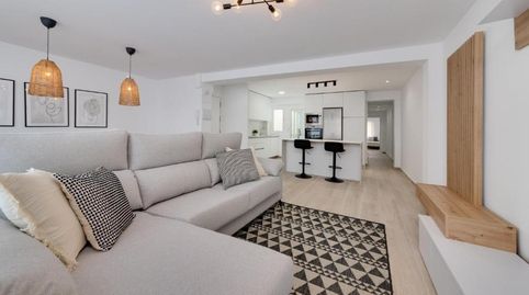 Se vende moderno apartamento de 104 msup2, totalmente equipado y listo tanto para vivir como para alquiler a largo o corto plazo.