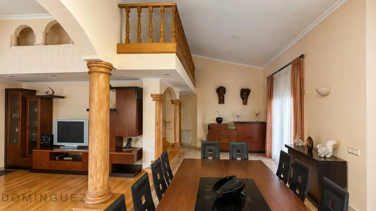 Dining room of Houses for sale in Vigo   with Heating, Private garden and Parquet flooring
