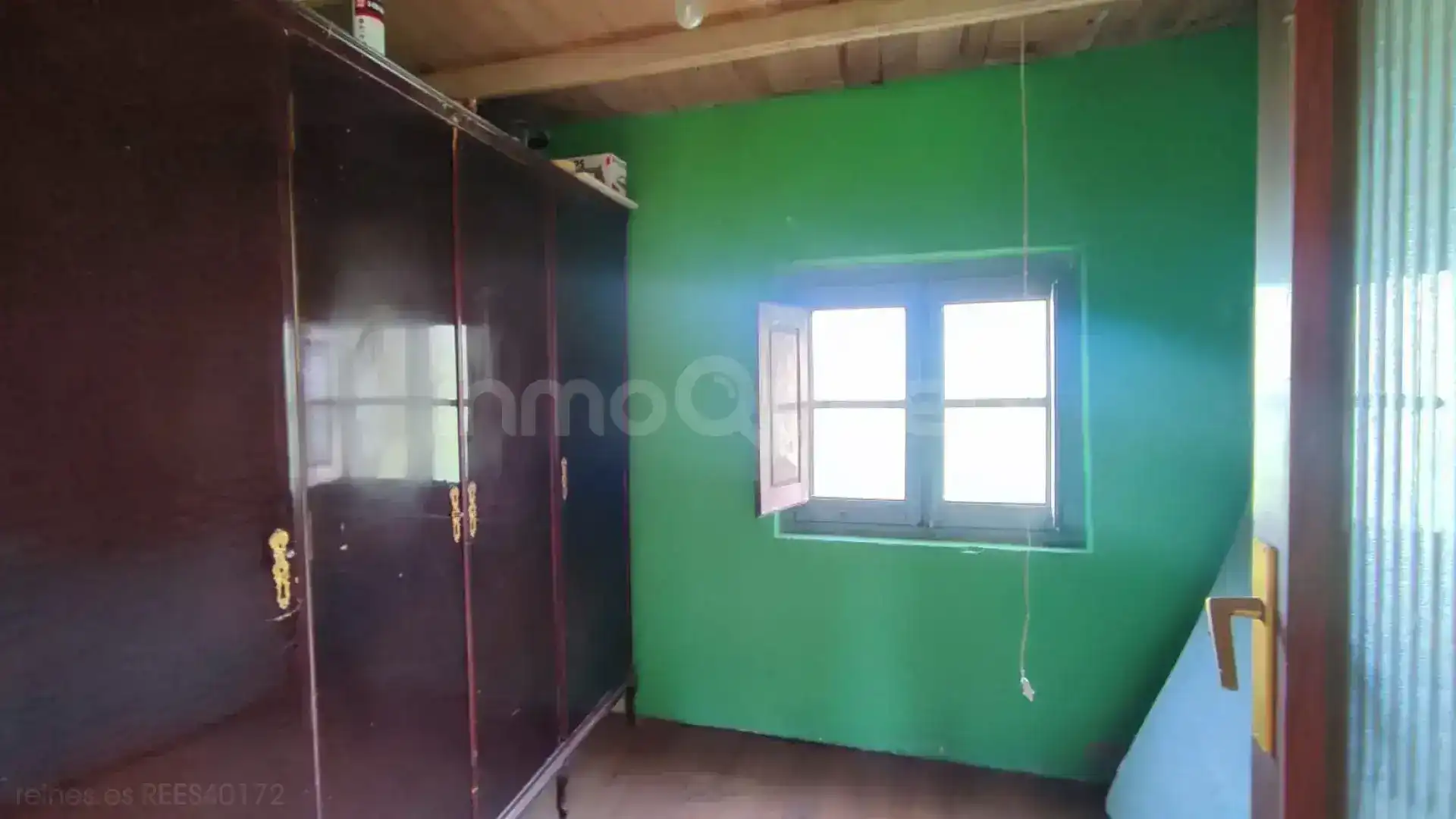 Dormitori de Casa o xalet en venda en Belmonte de Miranda amb Jardí privat