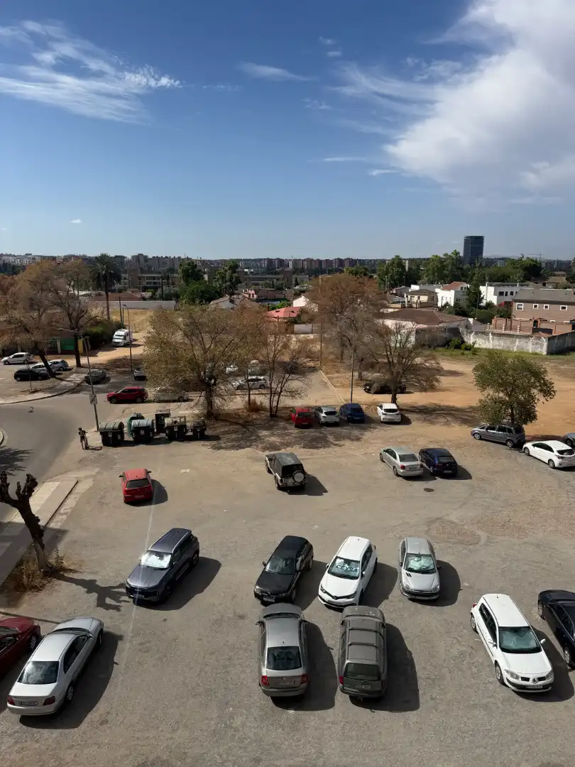 Aparcament de Pis en venda en Badajoz amb Aire condicionat, Moblat i Balcó