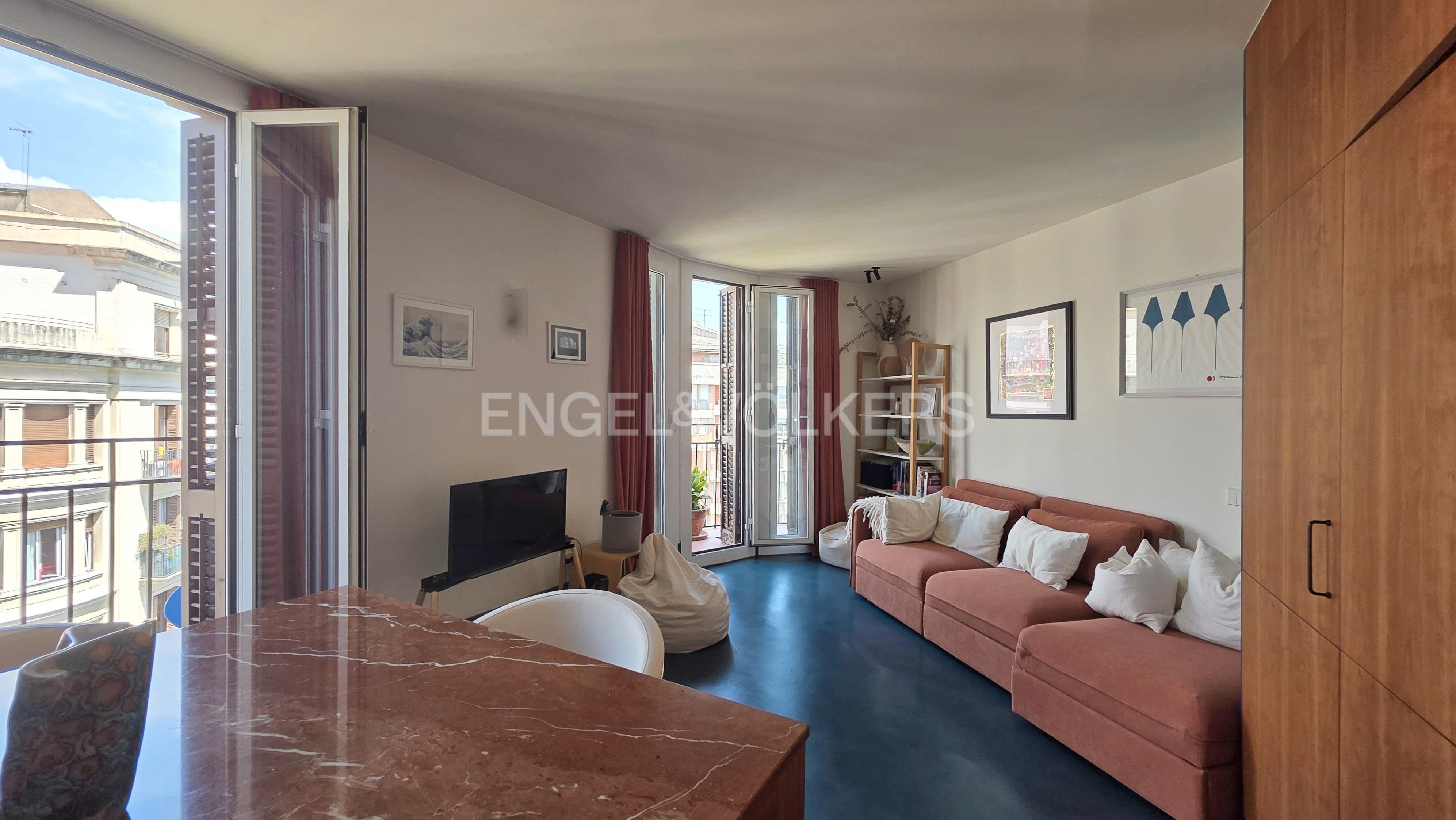 Living room of Flat for sale in  Barcelona Capital  with Heating and Balcony